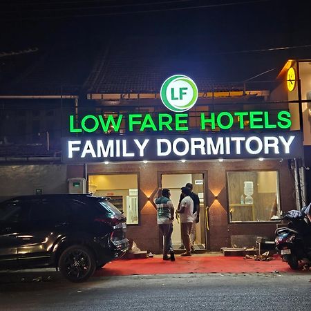 Lowfare Hotels Kozhikode Exteriör bild
