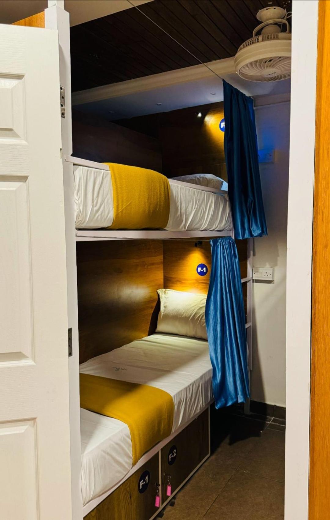 Lowfare Hotels Kozhikode Exteriör bild